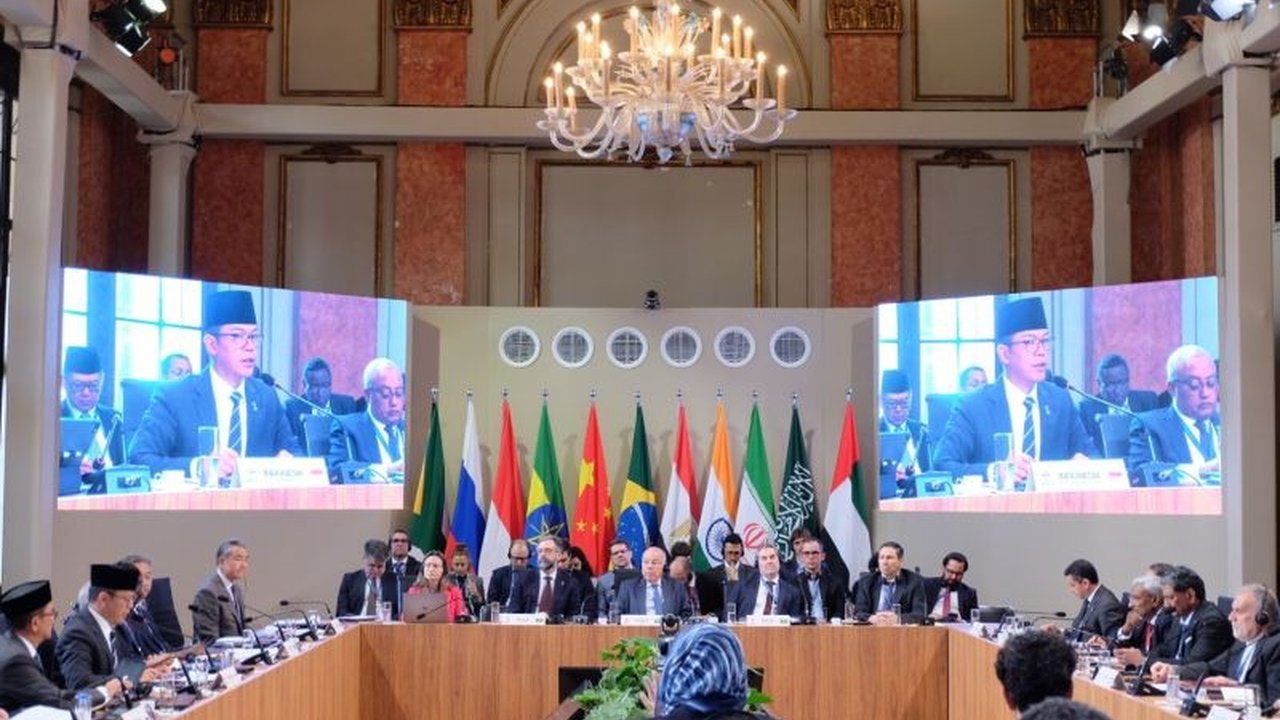 Menlu RI, Retno Marsudi, mendorong BRICS untuk berperan aktif dalam menegakkan hukum internasional dan perdamaian dunia, menanggapi situasi di Gaza dan krisis global lainnya.