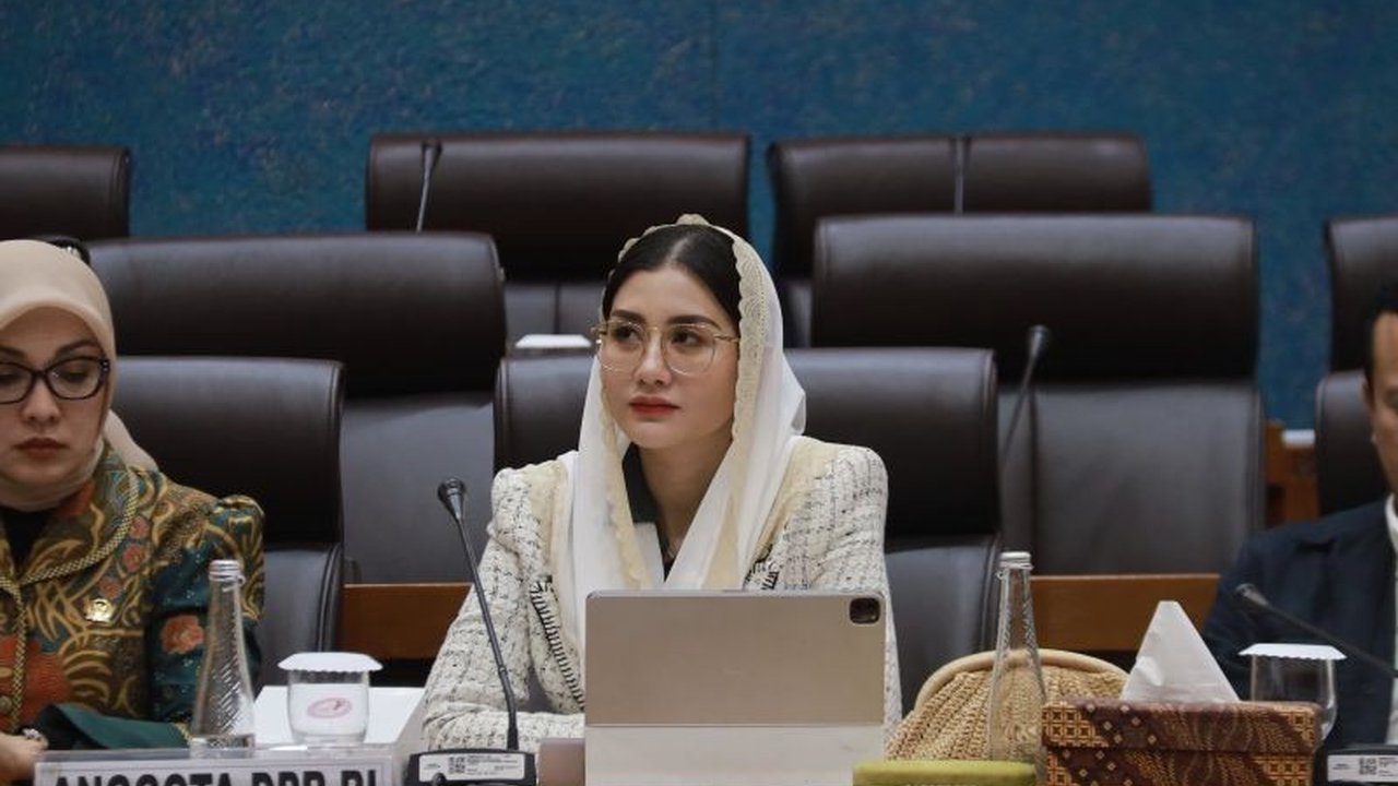 Anggota Komisi VII DPR RI, Novita Hardini, mendesak BSN untuk meningkatkan pengawasan standar layanan kesehatan dan menyederhanakan sertifikasi UMKM guna mendukung wisata medis dan pertumbuhan ekonomi Indonesia.