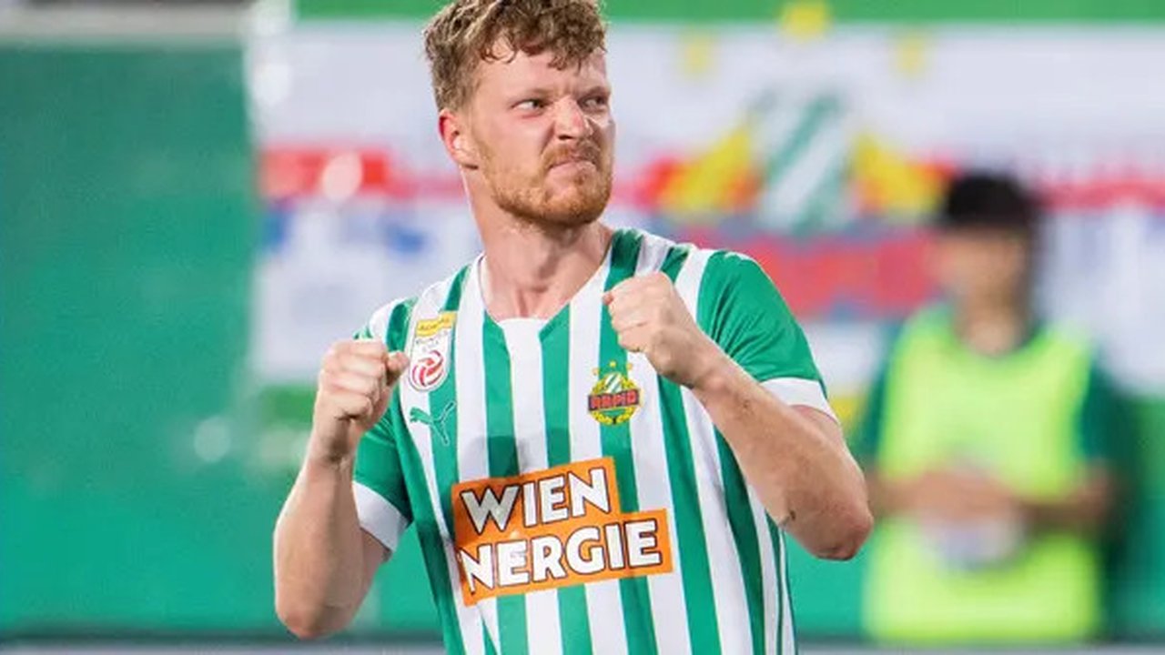  Striker PEC Zwolle, PEC Zwolle, dikabarkan bakal dinaturalisasi Federasi Sepak Bola Malaysia (FAM) untuk membela Timnas Malaysia. (GEORG HOCHMUTH / APA / AFP)