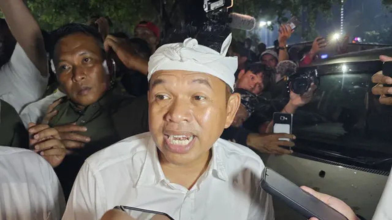 Gubernur Jawa Barat, Dedi Mulyadi, di Lapangan DOS Balai Kota Depok (Liputan6.com/Dicky Agung Prihanto)
