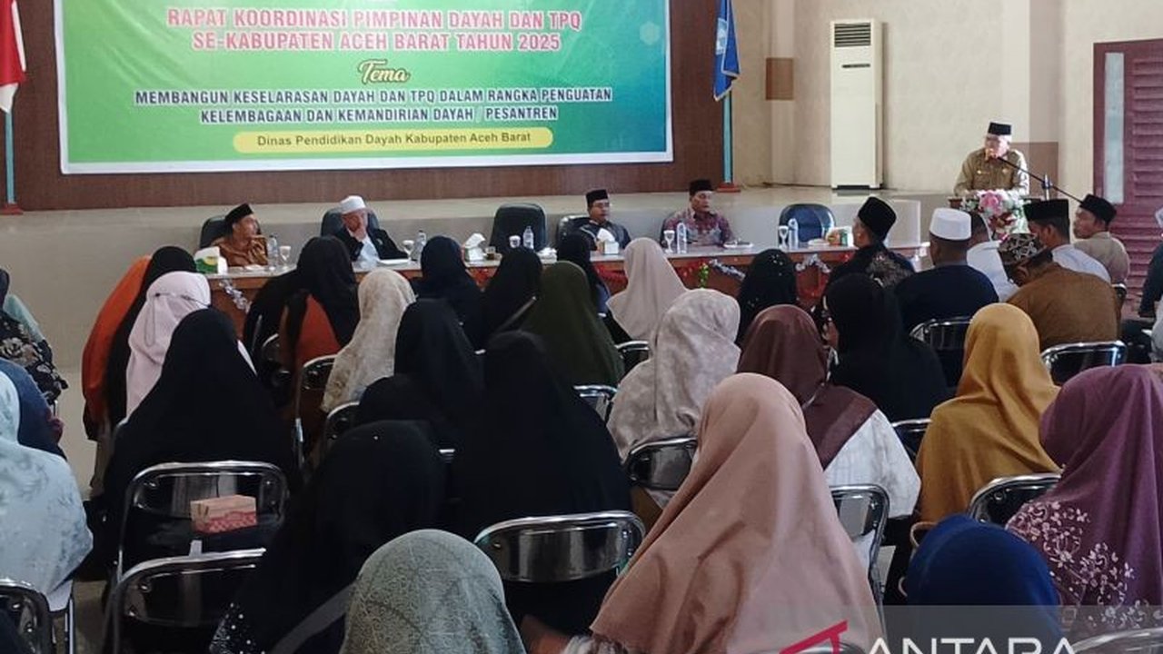 Pemerintah Kabupaten Aceh Barat berkomitmen meningkatkan kualitas pendidikan agama di TPQ dan Dayah untuk mencetak generasi beriman dan berakhlak mulia, serta memperkuat sinergi antara pemerintah, Dayah, dan TPQ.