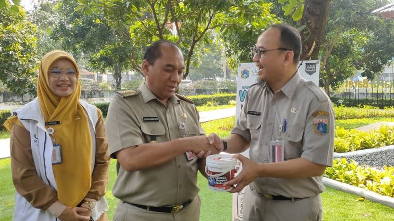 Sudinkes Jakbar menyebar 1.156 ember berisi bibit nyamuk Wolbachia di Srengseng, Kembangan, Jakarta Barat, sebagai upaya pengendalian Demam Berdarah Dengue (DBD).