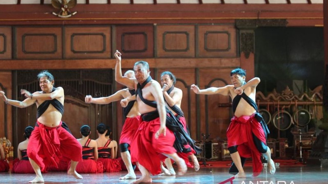 Seni tari bukan hanya ekspresi budaya, tetapi juga sarana diplomasi dan penggerak ekonomi kreatif, seperti yang terlihat dalam perayaan Hari Tari Dunia 2025 di Solo.