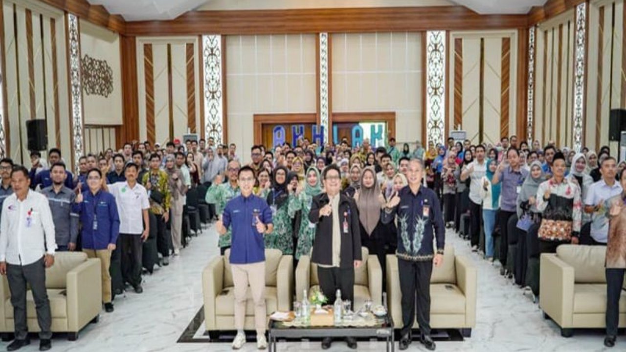 Pemerintah Kota Banjarbaru dan buruh menggelar dialog interaktif dalam rangka Hari Buruh Internasional 2025, menekankan sinergitas untuk hubungan industrial yang harmonis.