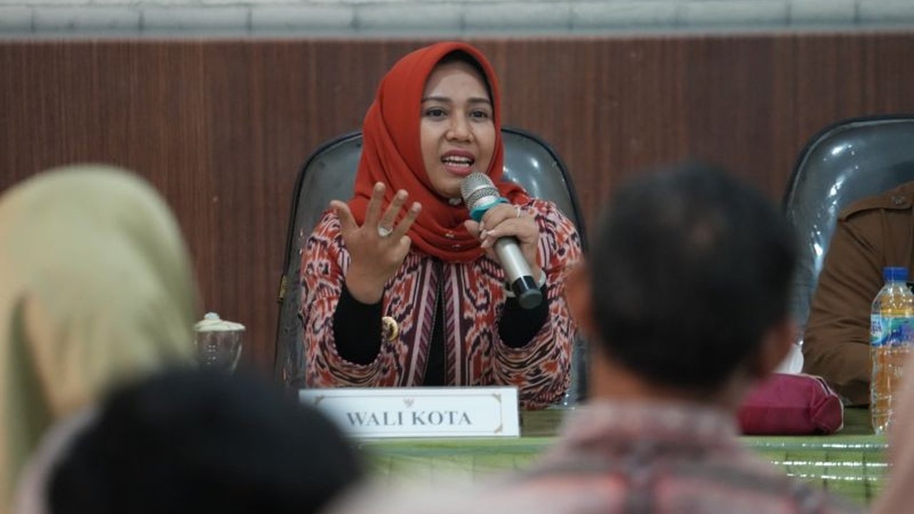 Wali Kota Mojokerto, Ika Puspitasari, mengajak partai politik untuk mengelola bantuan keuangan secara profesional, akuntabel, dan transparan demi memperkuat pilar demokrasi.