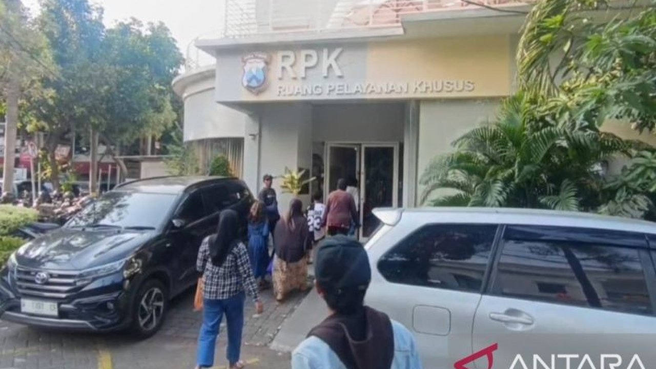 Polrestabes Surabaya selidiki kasus kekerasan terhadap pemain futsal SD usai laga semifinal; Pelatih diduga aniaya pemain lawan hingga patah tulang ekor.