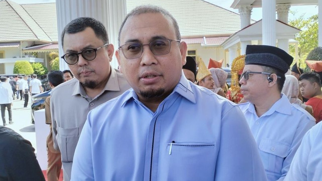 Wakil Ketua Komisi VI DPR RI, Andre Rosiade, melobi Menteri PUPR untuk mengatasi masalah banjir di Padang, Sumatera Barat, yang membutuhkan kolaborasi antara eksekutif dan legislatif.