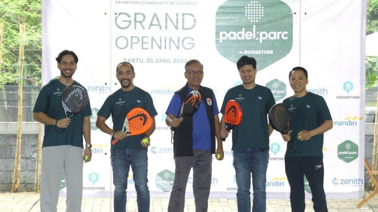 Bank Mandiri berkolaborasi dengan DOOgether meluncurkan Padel;Parc by DOOgether at Livin’ di Jakarta Selatan, fasilitas olahraga padel modern yang terintegrasi dengan Livin' by Mandiri.
