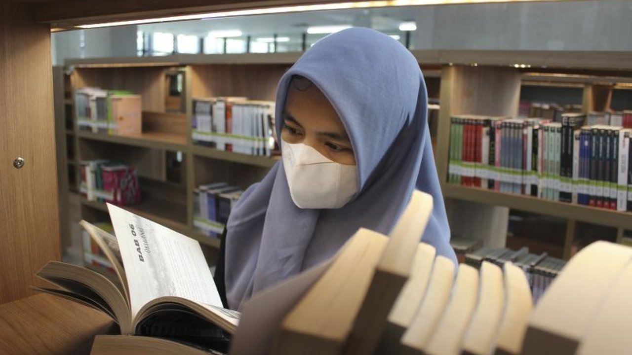 Sastrawan Ibnu Wahyudi menyoroti rendahnya kualitas puisi di Indonesia dan mendorong pemerintah untuk menciptakan program pembinaan agar penulisan puisi meningkat.