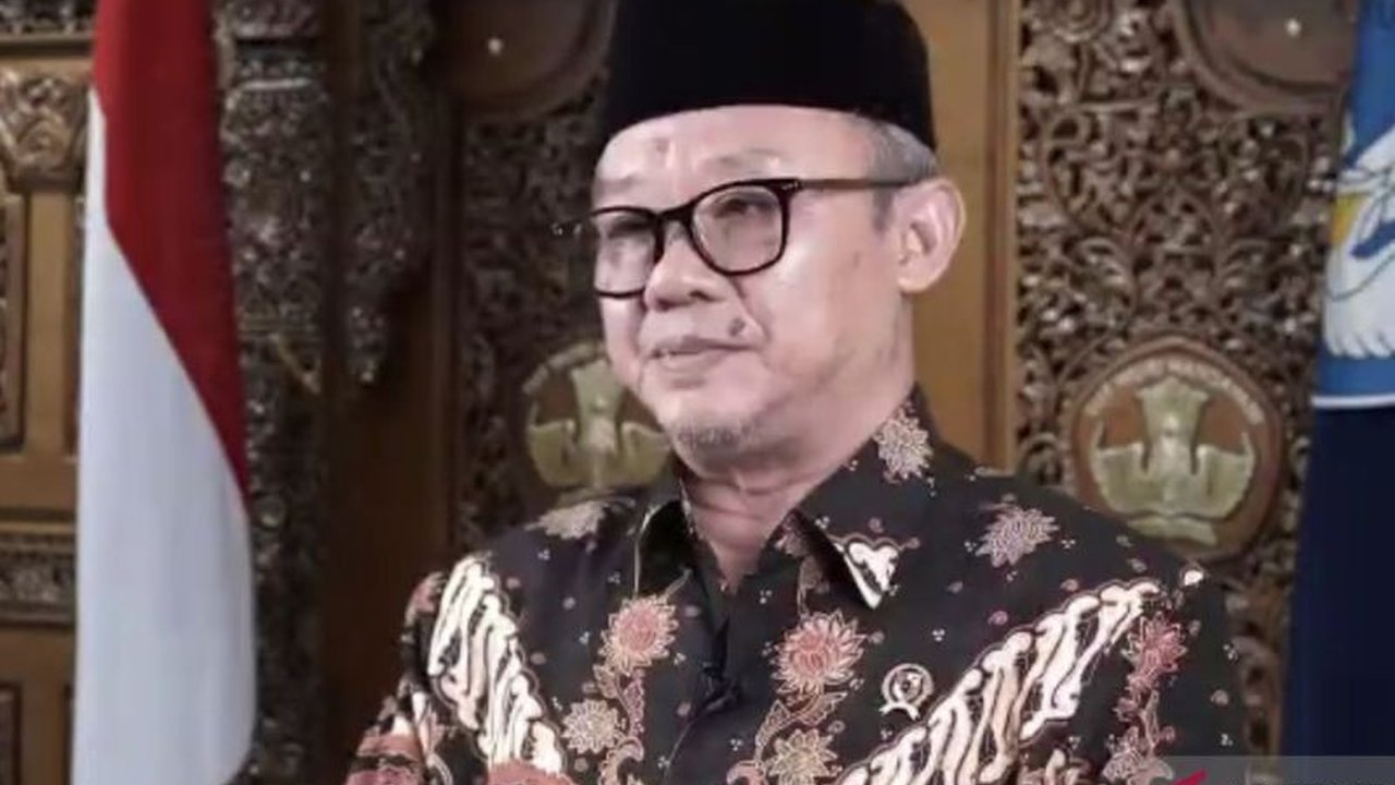 Mendikbud Abdul Mu'ti tekankan pentingnya pendidikan karakter dan toleransi dalam membangun Indonesia, dimulai dengan Gerakan 7 Kebiasaan Anak Indonesia Hebat.