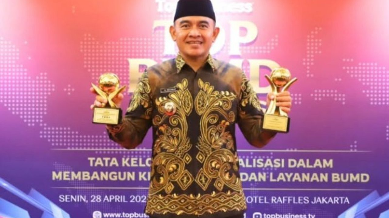 Dua Badan Usaha Milik Daerah (BUMD) Kabupaten Tanah Laut, Kalimantan Selatan, yaitu PT Air Minum Berkah Banua dan PT BPR Tala, berhasil meraih penghargaan Top BUMD Award 2025 dengan predikat Bintang Empat.