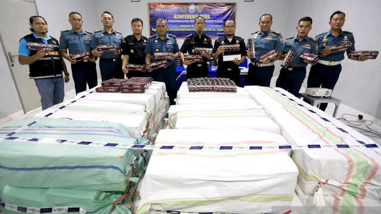 Kerja sama Lanal Gorontalo dan Bea Cukai menggagalkan penyelundupan 445.800 batang rokok ilegal di Gorontalo, dengan potensi kerugian negara mencapai Rp432,6 juta.