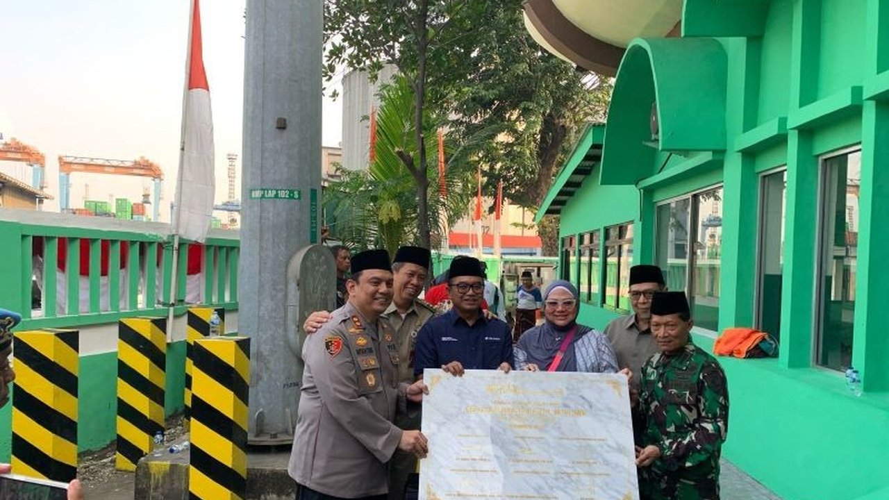 Polres Pelabuhan Tanjung Priok memastikan keamanan buruh bongkar muat dalam menyampaikan aspirasi di Hari Buruh 1 Mei 2025, dengan pendekatan humanis dan pengamanan maksimal.