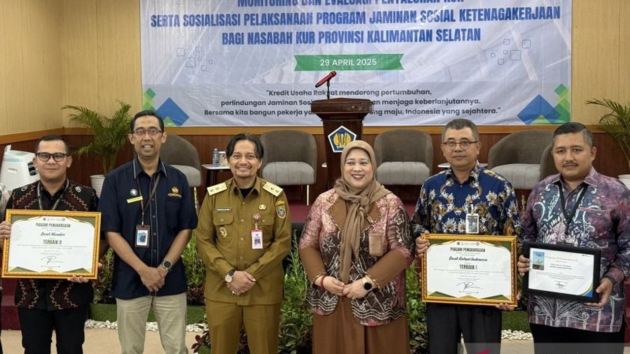 Pemerintah Kalimantan Selatan (Kalsel) menargetkan penambahan 46.255 debitur baru KUR pada 2025 untuk pemerataan ekonomi dan pemberdayaan UMKM, dengan total penyaluran mencapai Rp5,69 triliun.