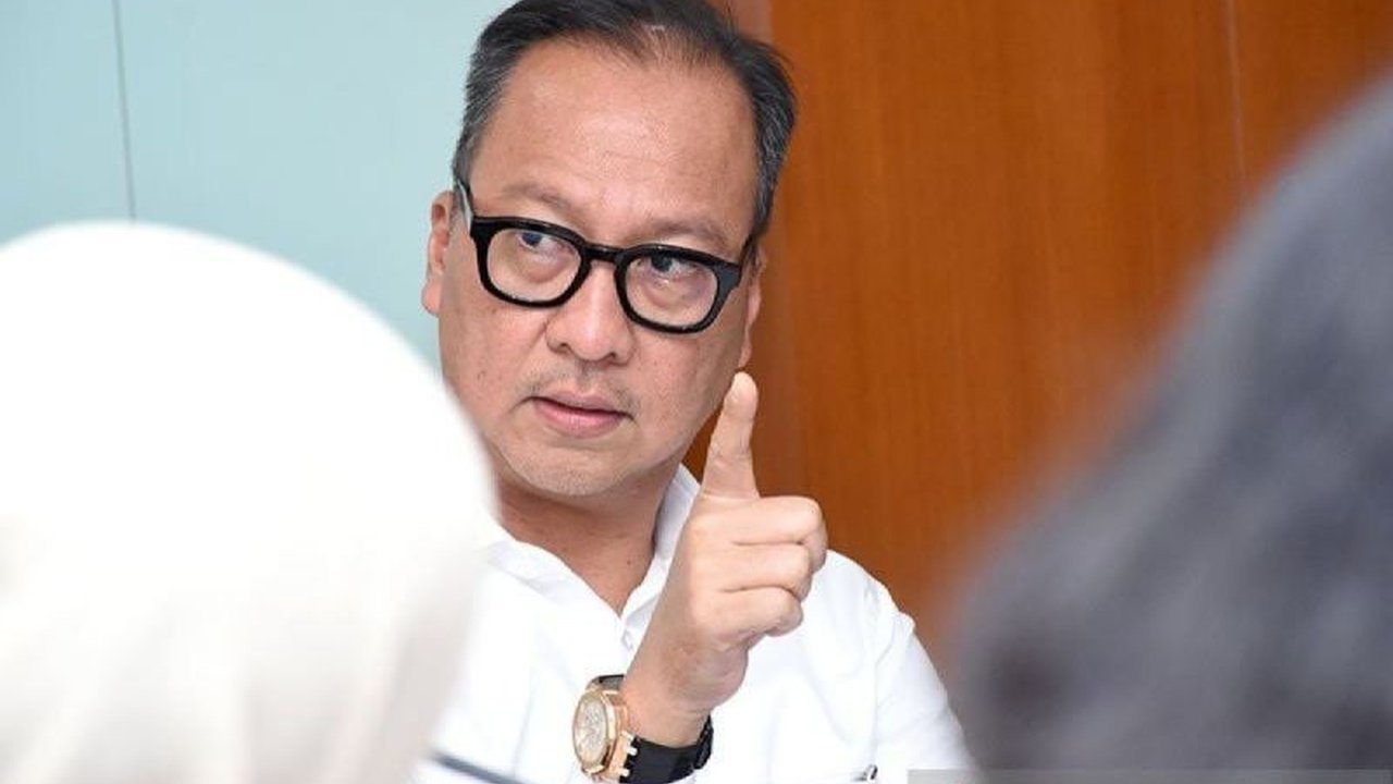 Menanggapi kebijakan tarif AS, Menteri Perindustrian Agus Gumiwang Kartasasmita menekankan peningkatan daya saing dan perluasan akses pasar global sebagai strategi utama Indonesia.