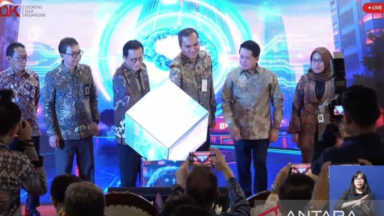 OJK luncurkan panduan tata kelola AI bagi perbankan Indonesia untuk memastikan pemanfaatan kecerdasan buatan yang bertanggung jawab, transparan, dan optimal.