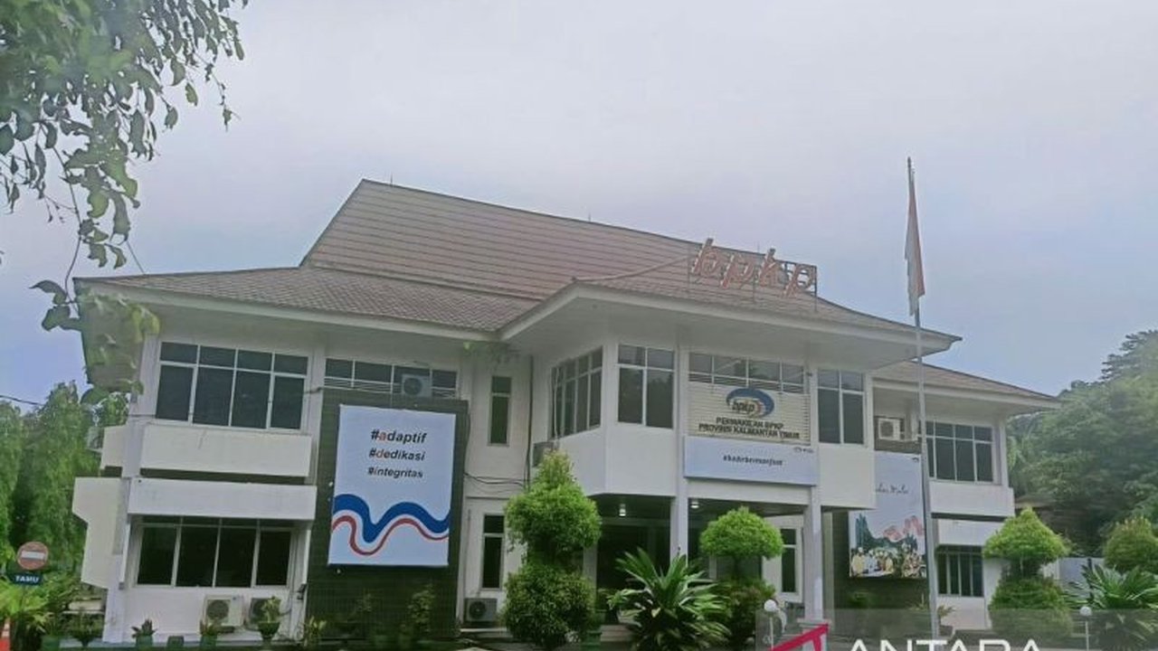 Bupati Penajam Paser Utara diperiksa KPK sebagai saksi dalam kasus dugaan gratifikasi di Kutai Kartanegara, Kalimantan Timur, bersama delapan saksi lainnya.