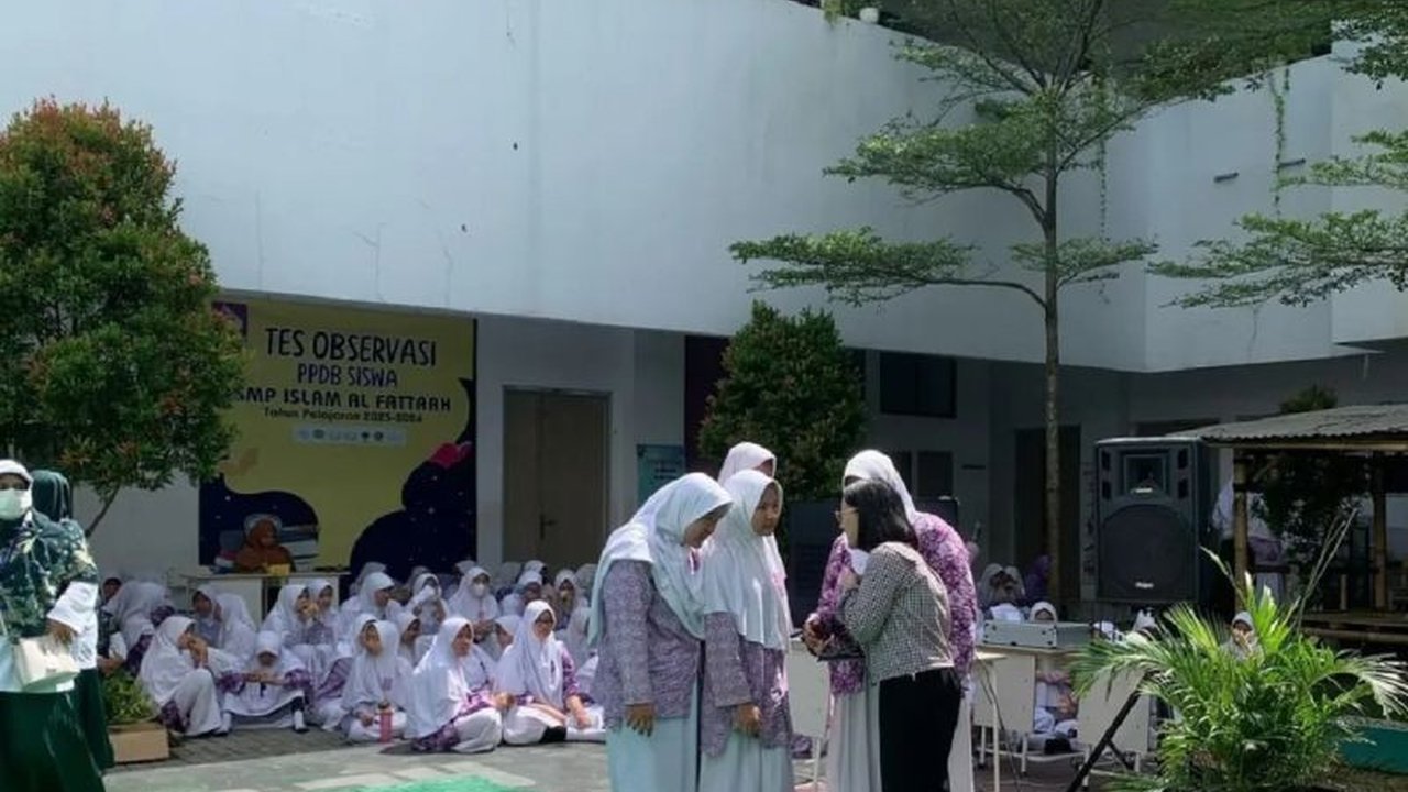 Dinas Pemberdayaan Perempuan dan Perlindungan Anak Kota Tangerang gencar sosialisasikan pencegahan kekerasan anak di sekolah dan pondok pesantren, menciptakan lingkungan aman bagi tumbuh kembang anak.