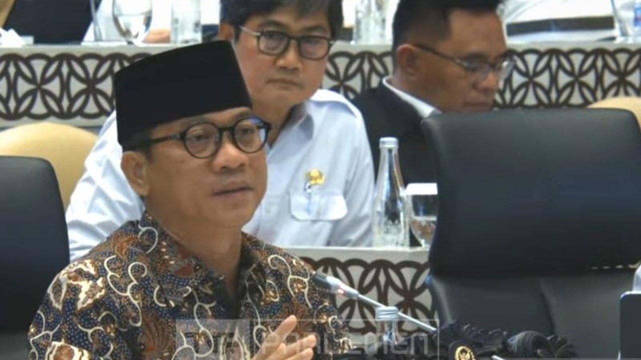 Kementerian Desa telah menerbitkan surat edaran yang menjelaskan langkah-langkah pembentukan Koperasi Desa (Kopdes) Merah Putih melalui Musyawarah Desa Khusus, guna mendukung swasembada pangan dan pemerataan ekonomi.