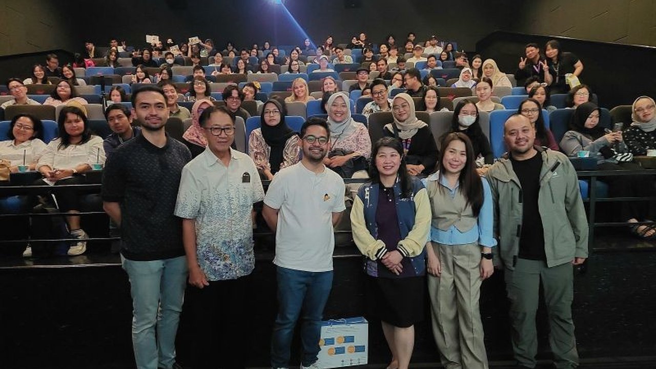 BINUS University menggelar nonton bareng film animasi Jumbo karya alumnus Ryan Adriandhy, sebagai bentuk apresiasi dan inspirasi bagi mahasiswa untuk berkarya di industri kreatif.