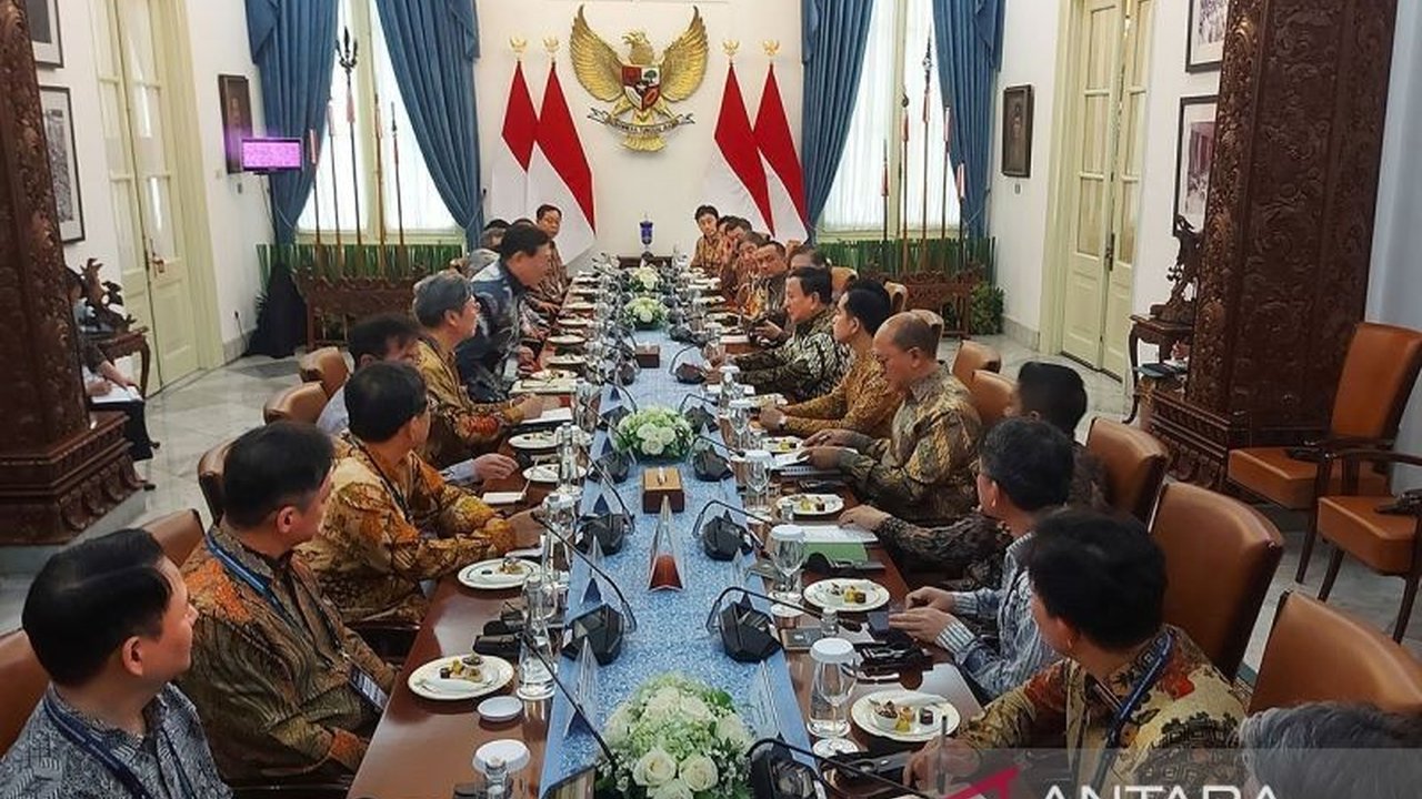 Pertemuan tingkat tinggi antara Pemerintah Indonesia dan Federasi Industri Korea (FKI) menghasilkan kesepakatan untuk memperkuat kerja sama di sektor kendaraan listrik (EV) dan baterai, serta berbagai sektor lainnya.