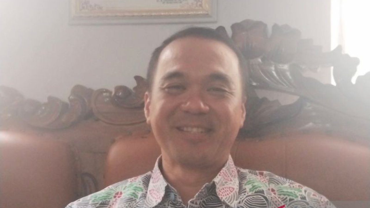 Pemerintah Kabupaten Mukomuko, Bengkulu, menyalurkan bantuan material bangunan kepada 31 keluarga yang rumahnya rusak akibat bencana kebakaran dan angin puting beliung sejak tahun 2024.