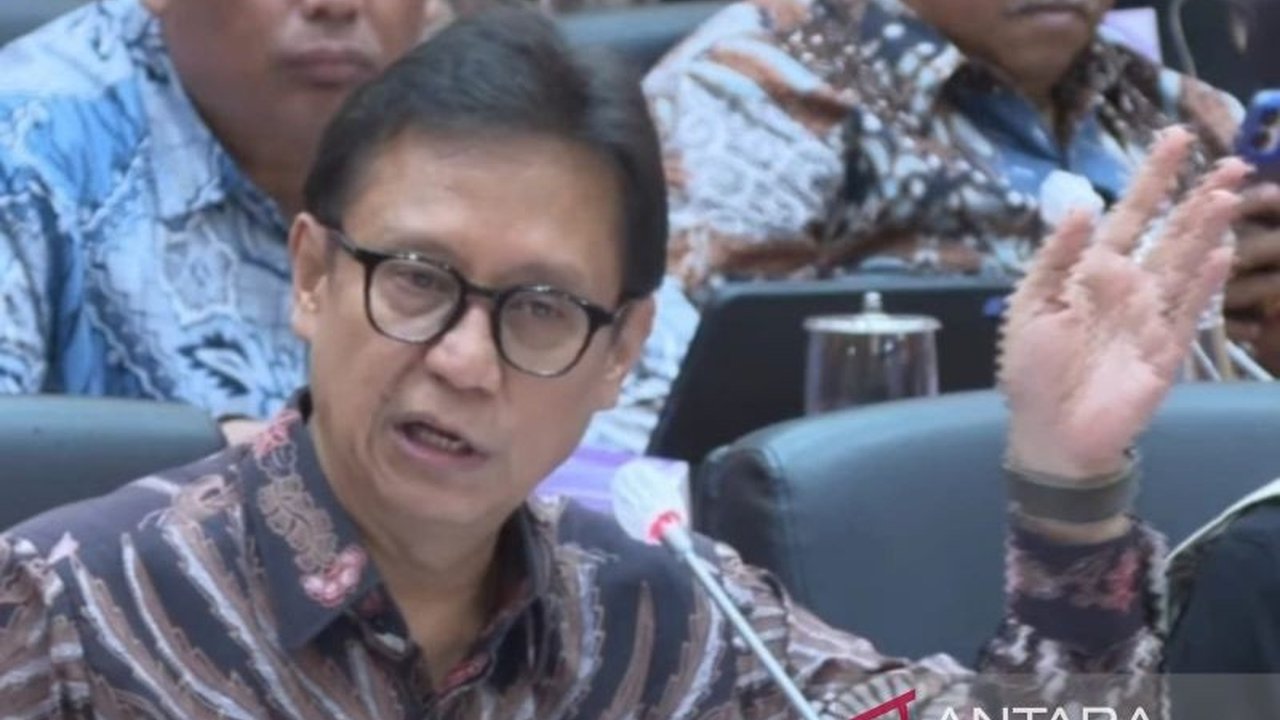 Kementerian Kesehatan meluncurkan program rekrutmen dokter spesialis berbasis daerah untuk mengatasi ketimpangan distribusi tenaga kesehatan di Indonesia, khususnya di wilayah 3T.