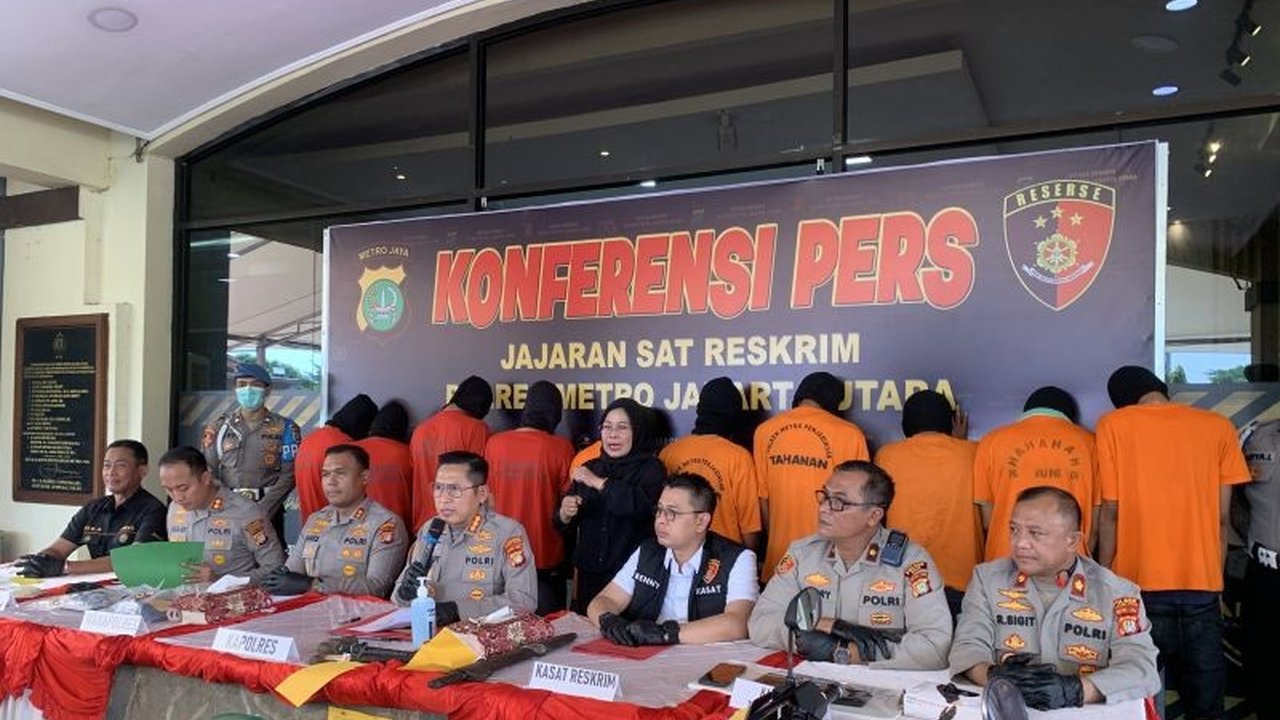 Lima pencuri pelat besi kolong Tol Priok terancam hukuman tujuh tahun penjara, sementara dua lainnya masih buron.