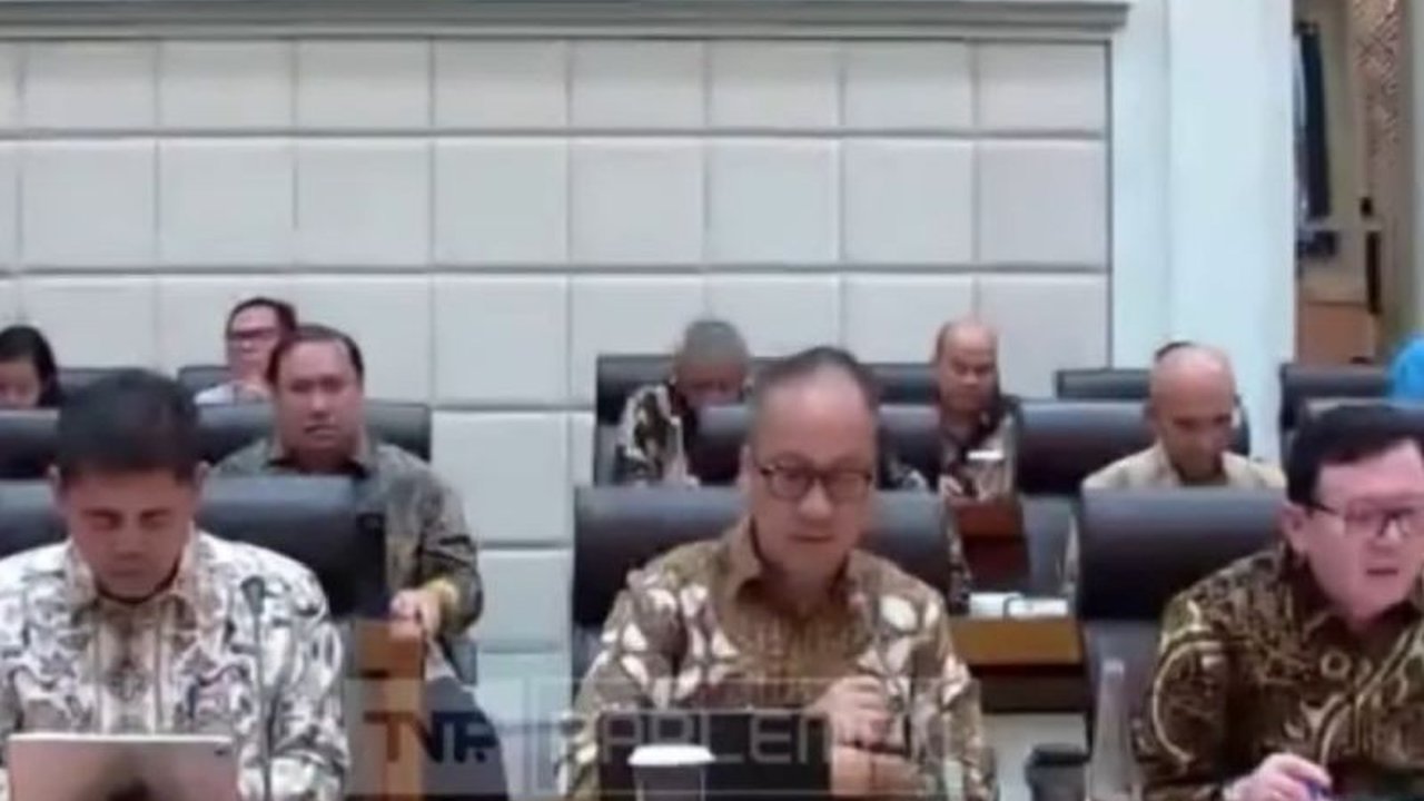 Pemerintah Indonesia menetapkan strategi peningkatan daya saing dan perluasan akses pasar global untuk menghadapi dampak kebijakan tarif Presiden AS Donald Trump, termasuk hilirisasi dan diversifikasi produk.