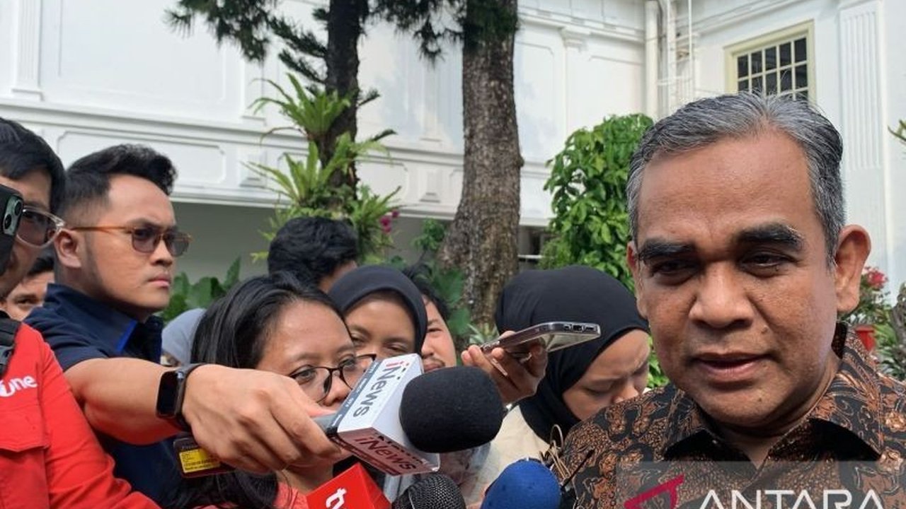 Ketua MPR Ahmad Muzani menegaskan pertemuan makan siang dengan Presiden Prabowo Subianto di Istana Kepresidenan tidak membahas pengunduran diri Hasan Nasbi dari Kepala Kantor Komunikasi Kepresidenan.