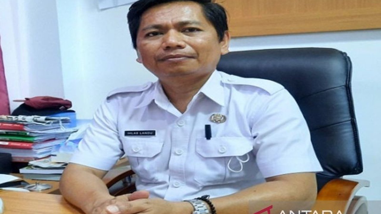 Harga bunga cengkih kering di Sulawesi Tenggara turun menjadi Rp112.000 per kg akibat curah hujan tinggi, sementara harga komoditas perkebunan lain relatif stabil.