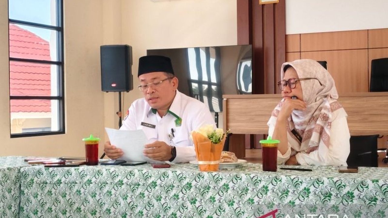 Kemenag Surakarta umumkan kesiapan pemberangkatan haji hampir 100 persen, 393 jamaah akan berangkat pada gelombang kedua melalui Embarkasi Donohudan.