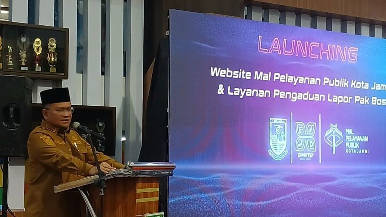 Kota Jambi luncurkan aplikasi 'Pak Bos' untuk memudahkan warga menyampaikan aduan, apresiasi, dan saran terkait layanan publik, khususnya terkait perizinan PBG yang dinilai rumit.