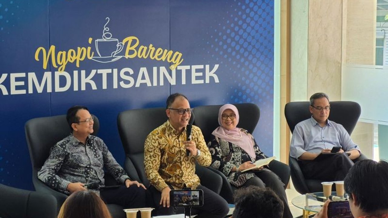Kemdikbudristek luncurkan program Kampus Berdampak untuk mendorong perguruan tinggi menjadi pusat solusi bagi permasalahan masyarakat Indonesia, melanjutkan kesuksesan program Kampus Merdeka.