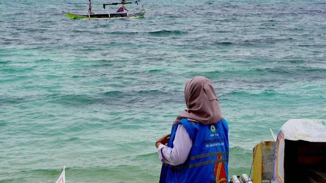 PT PLN berhasil mencapai rasio elektrifikasi 99,99 persen di Sulawesi Selatan berkat komitmen terhadap ESG dan inovasi teknologi SuperSUN, membuka peluang ekonomi baru di wilayah 3T.