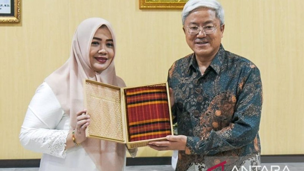 Wagub NTB Harap Investasi China di Pulau Sumbawa Meningkat, Dorong Pariwisata dan Pendidikan