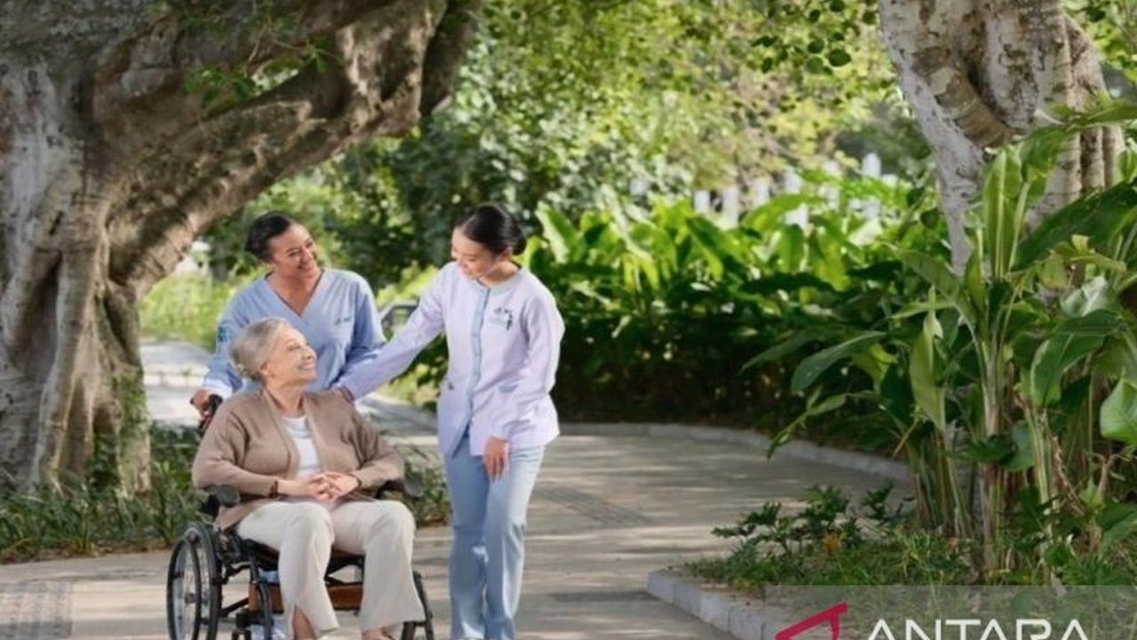 Bali International Hospital (BIH) di Sanur mencetak sejarah dengan melibatkan empat dokter spesialis kanker asal Singapura sebagai dokter asing pertama yang praktik di Indonesia, menandai kemajuan signifikan dalam sektor kesehatan nasional.