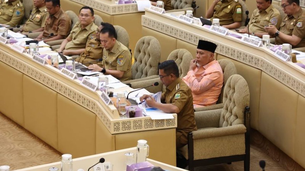 Provinsi Banten menorehkan prestasi gemilang dengan capaian kemandirian fiskal tertinggi se-Indonesia pada tahun 2024, mencapai 70,69 persen, melampaui daerah lain.