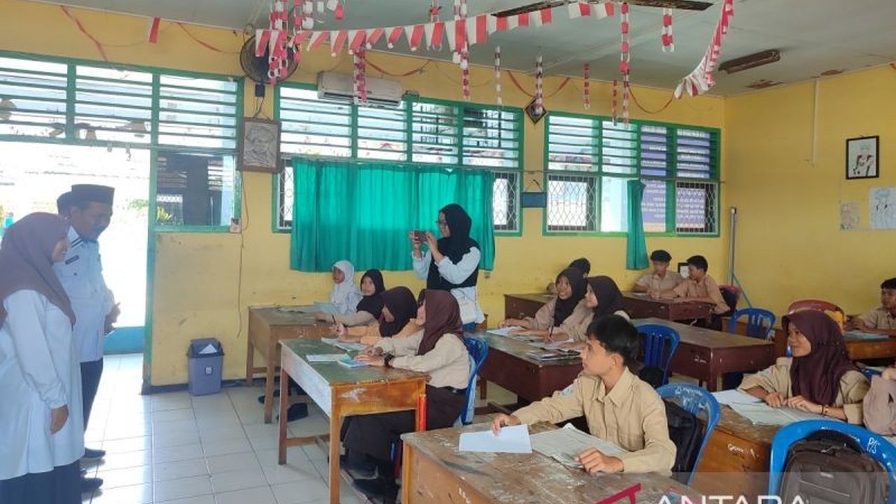 Pemerintah Kota Bengkulu meningkatkan kuota jalur prestasi SPMB SMP menjadi 35 persen pada tahun ajaran 2025, serta melakukan perubahan pada jalur penerimaan lainnya untuk SD dan SMP.