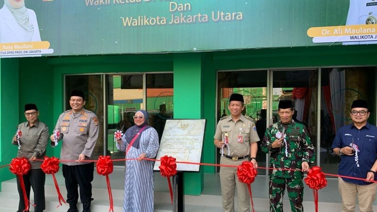 Polres Pelabuhan Tanjung Priok selesaikan renovasi Masjid Baitul Muslimin, kini umat Muslim dapat beribadah dengan lebih nyaman dan aman di kawasan Pelabuhan Tanjung Priok.