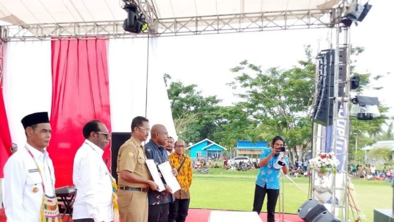 Pemkab Keerom memprioritaskan pemerataan ekonomi melalui pemberdayaan petani, UMKM, dan masyarakat adat di usia Kabupaten Keerom yang ke-22 tahun.