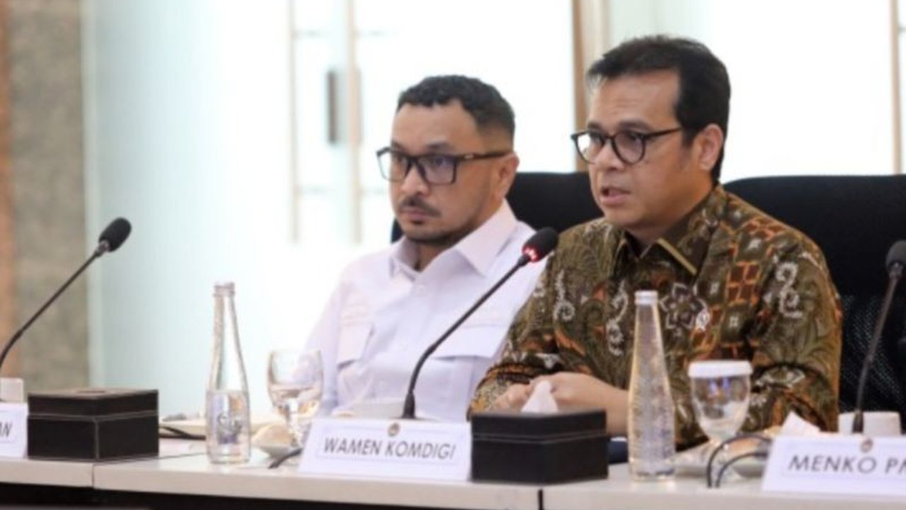 Pemerintah Indonesia optimistis dapat menjadi pusat pengembangan kecerdasan buatan (AI) global, didukung infrastruktur digital, talenta handal, dan regulasi yang komprehensif.