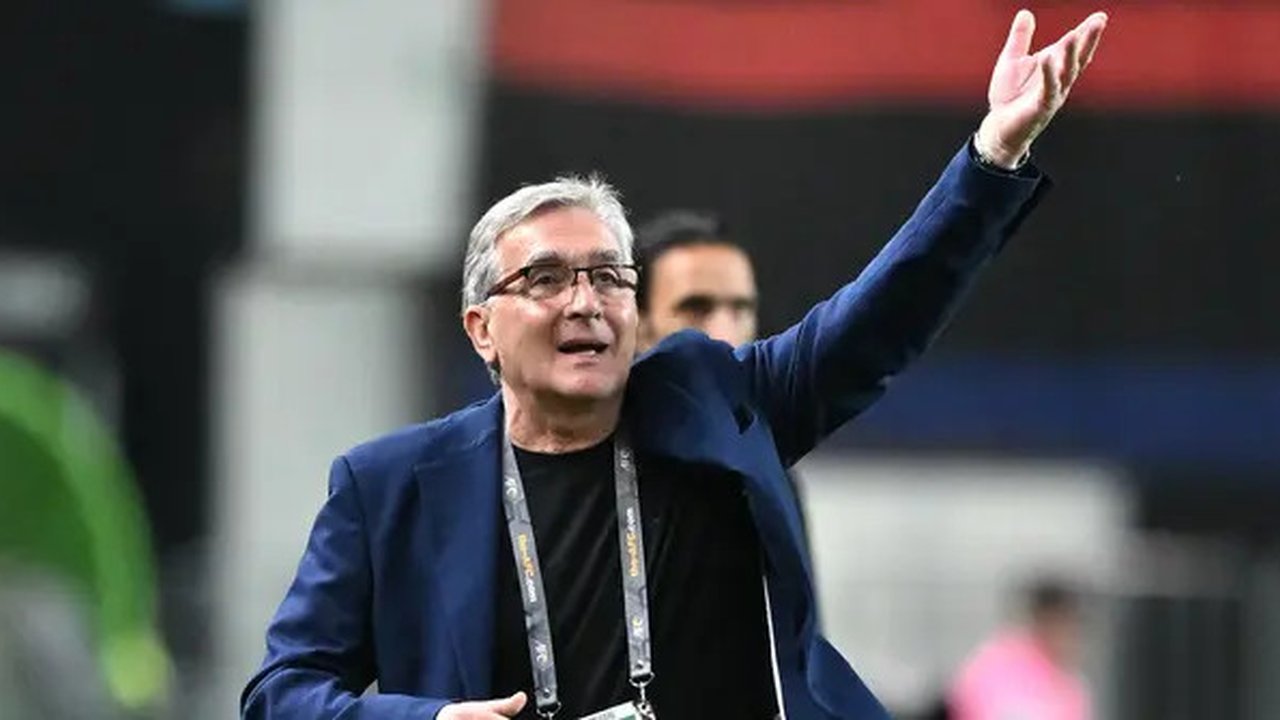 Pelatih Timnas China, Branko Ivankovic (AFP/Jung Yeon-je)