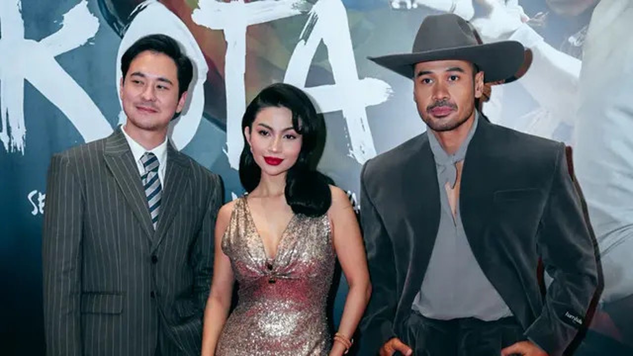 Perang Kota akan berlaga di bioskop mulai 30 April 2025. Film karya sineas Mouly Surya ini dibintangi Ariel Tatum, Chicco Jerikho hingga Jerome Kurnia. (Foto: Dok. Starvision Plus)