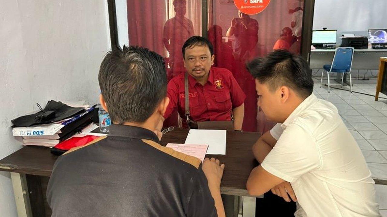 Kejaksaan Negeri Bengkulu menahan oknum pegawai BNN Kota Bengkulu, YS,  karena penyalahgunaan narkoba jenis sabu dengan ancaman hukuman seumur hidup atau mati.