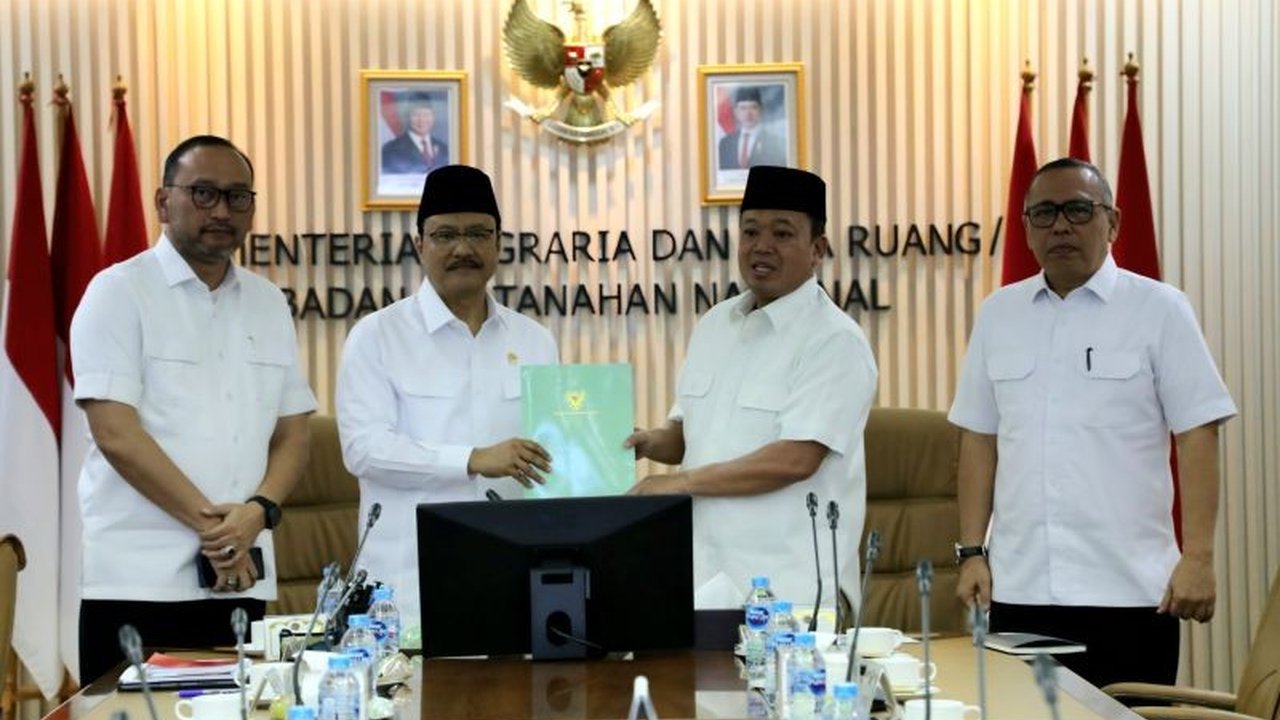 Menteri Sosial dan Menteri ATR/BPN berkolaborasi untuk mempercepat sertifikasi lahan bagi Sekolah Rakyat guna mengatasi kendala perizinan dan memastikan akses pendidikan yang merata.