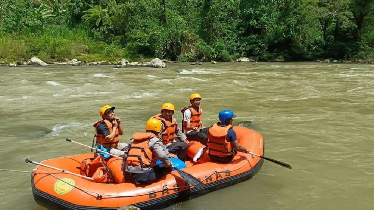 Setelah tujuh hari pencarian maksimal, Basarnas Medan resmi menutup operasi SAR untuk dua penumpang minibus yang jatuh ke Sungai Lae Kombih, Sumatera Utara, meskipun satu korban telah ditemukan.
