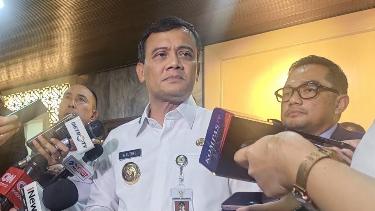 Gubernur Jawa Tengah, Ahmad Luthfi, lebih memilih jalur hukum untuk mendisiplinkan siswa bermasalah daripada mengirim mereka ke barak TNI, berbeda dengan rencana Gubernur Jawa Barat.