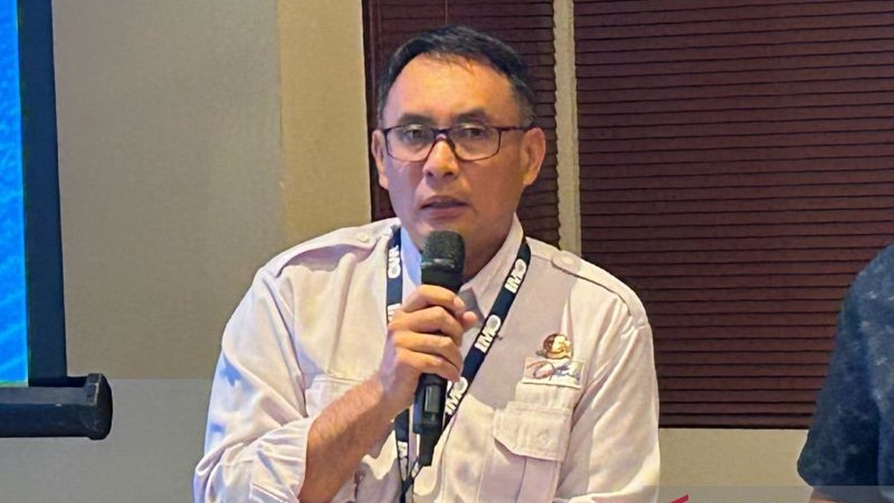 Pemerintah berencana menjadikan Pelabuhan Makassar sebagai hub ekspor baru untuk meningkatkan efisiensi logistik dan mendorong pertumbuhan ekonomi di Indonesia Timur.