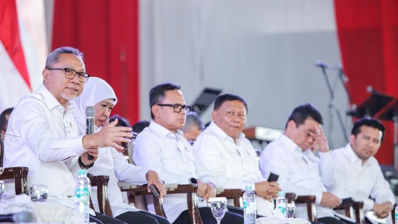 Menko Pangan Zulkifli Hasan luncurkan Kopdes Merah Putih untuk memberdayakan ekonomi desa, hilangkan tengkulak, dan wujudkan kemandirian ekonomi Indonesia.